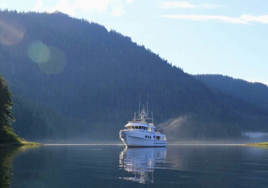 Alaska Luxury Bear Hunt – Yacht